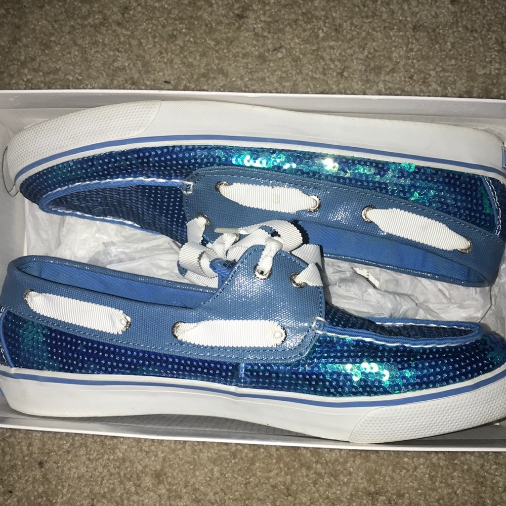 Women’s sperrys worn once